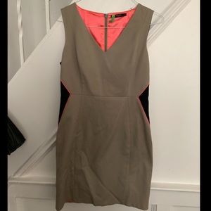Vince Camuto shift dress BLK/Khaki, Gold back zip